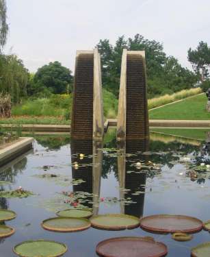 fountain sculpture